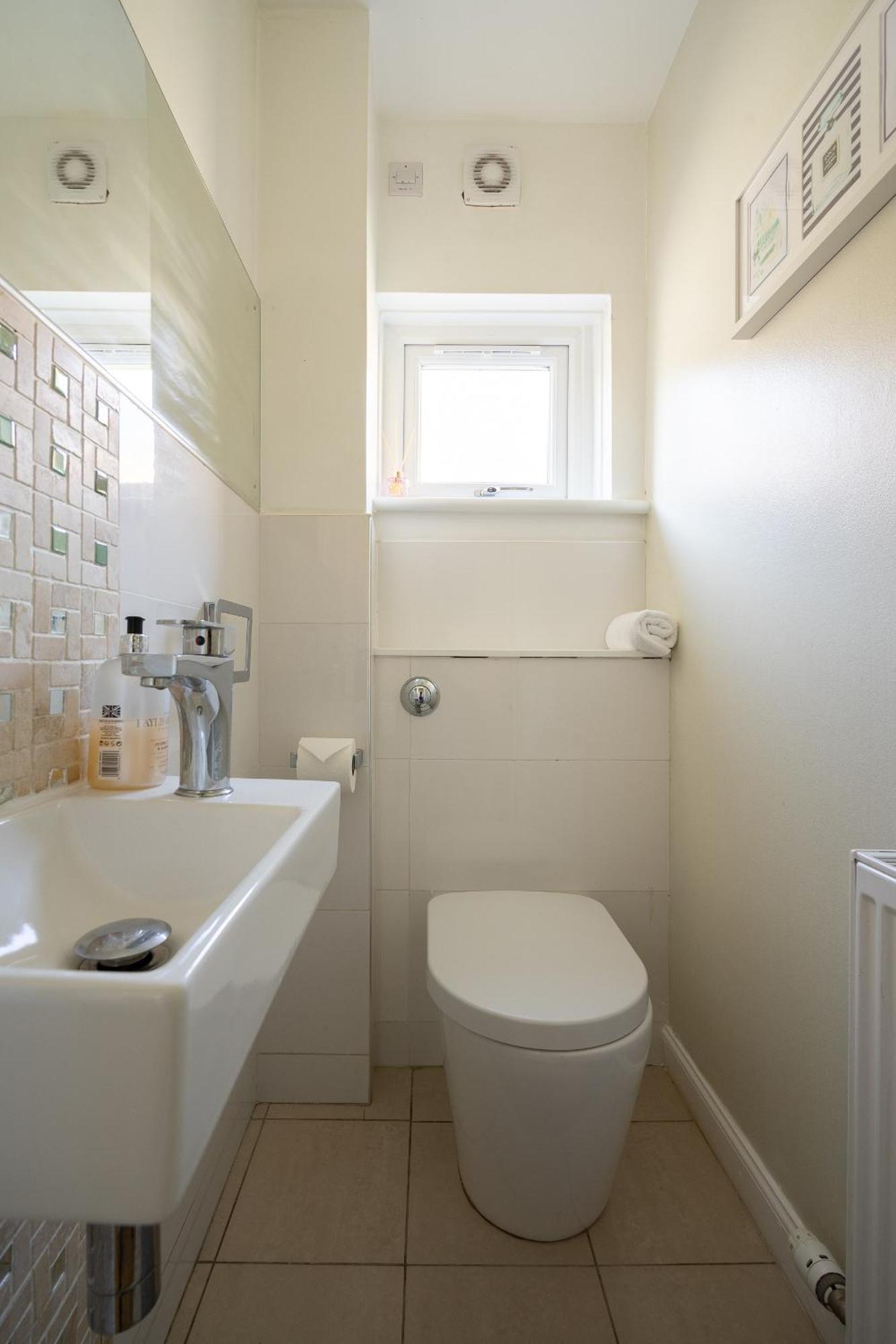 Holiday home Centre House - 5 Bedrooms - Sleeps 9 - Parking *