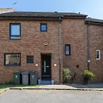City Centre House - 5 bedrooms - sleeps up to 10