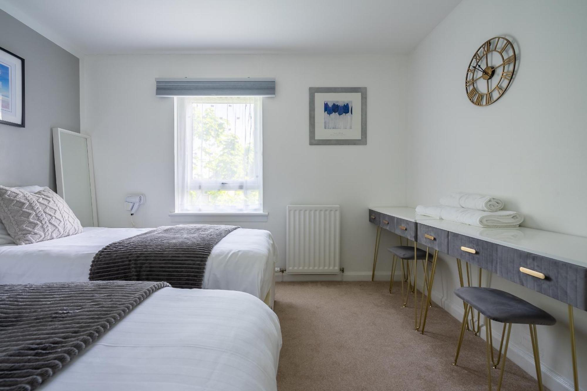 Centre House - 5 Bedrooms - Sleeps 9 - Parking Vakantiehuis