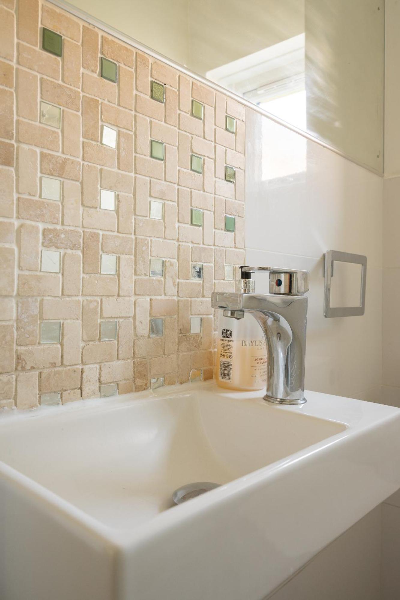 Centre House - 5 Bedrooms - Sleeps 9 - Parking Vakantiehuis *