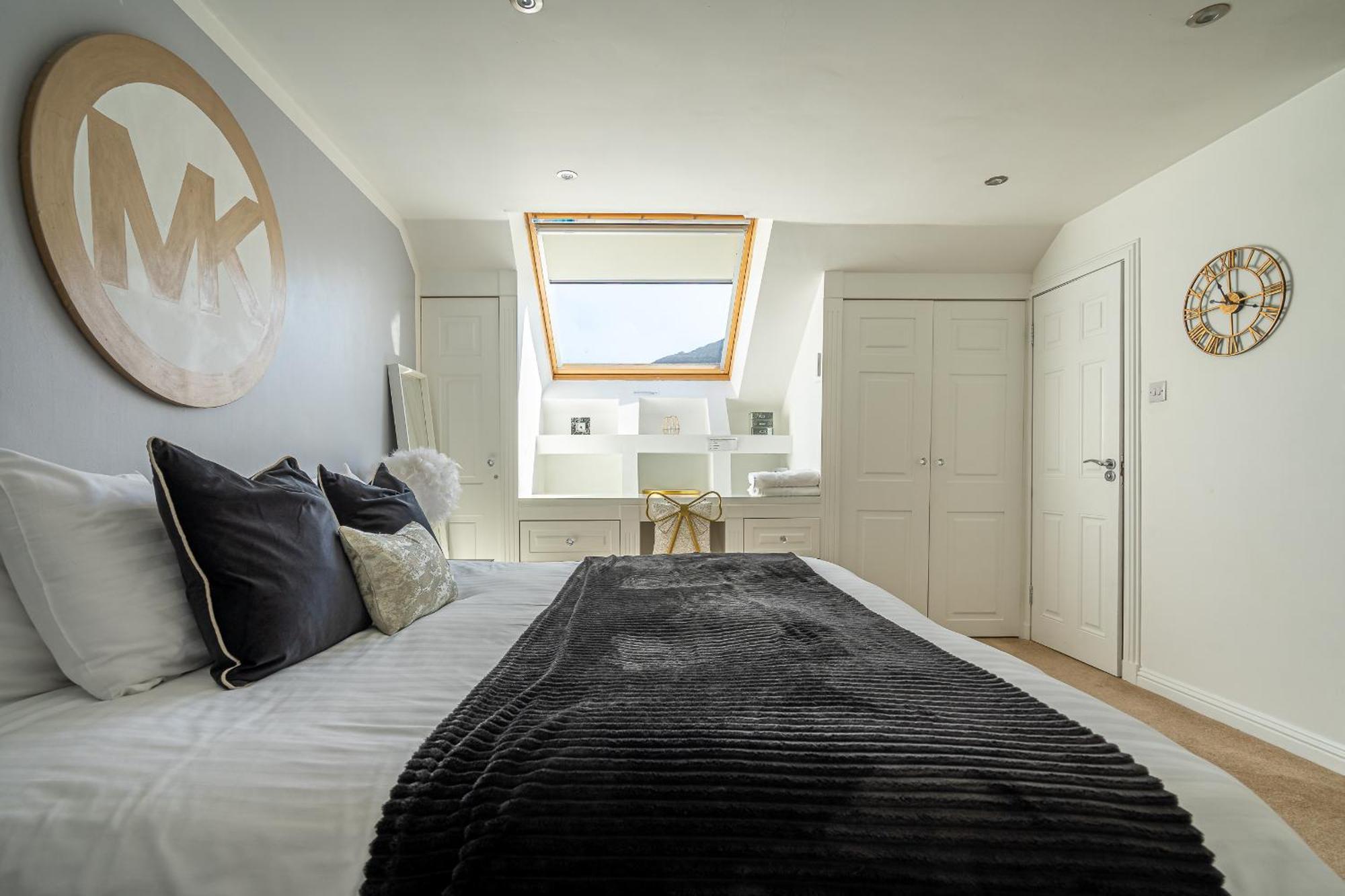 Centre House - 5 Bedrooms - Sleeps 9 - Parking * Edinburgh