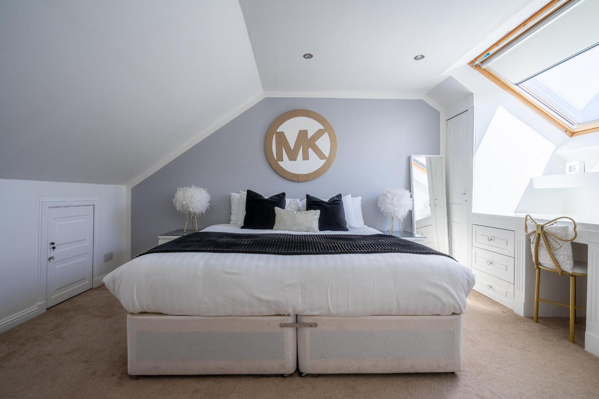 Centre House - 5 Bedrooms - Sleeps 9 - Parking * Edinburgh