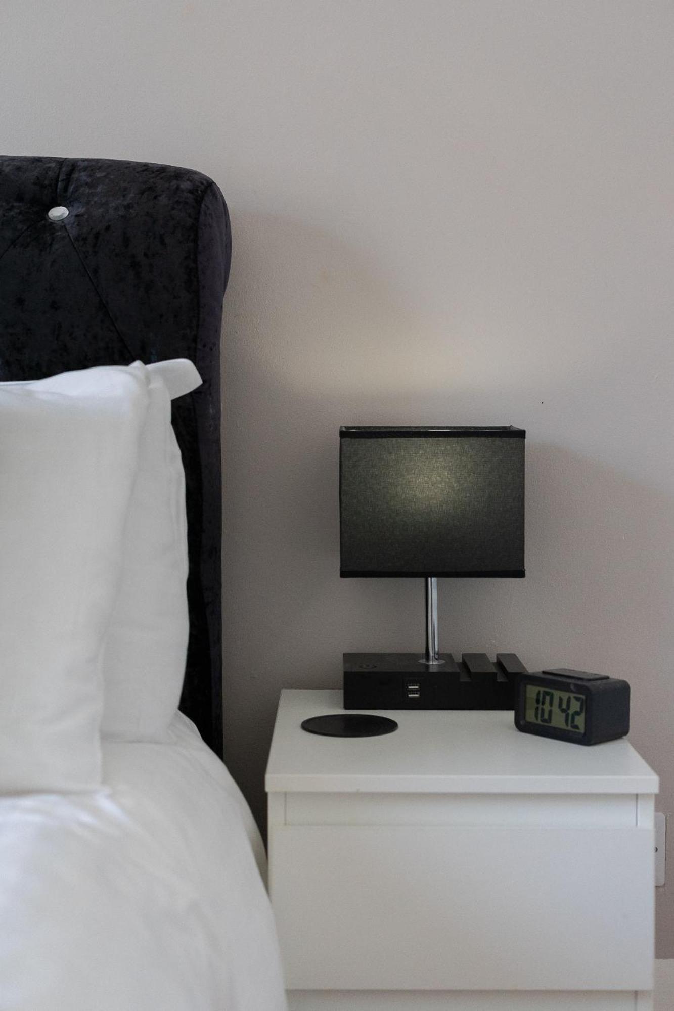Vakantiehuis Centre House - 5 Bedrooms - Sleeps 9 - Parking *