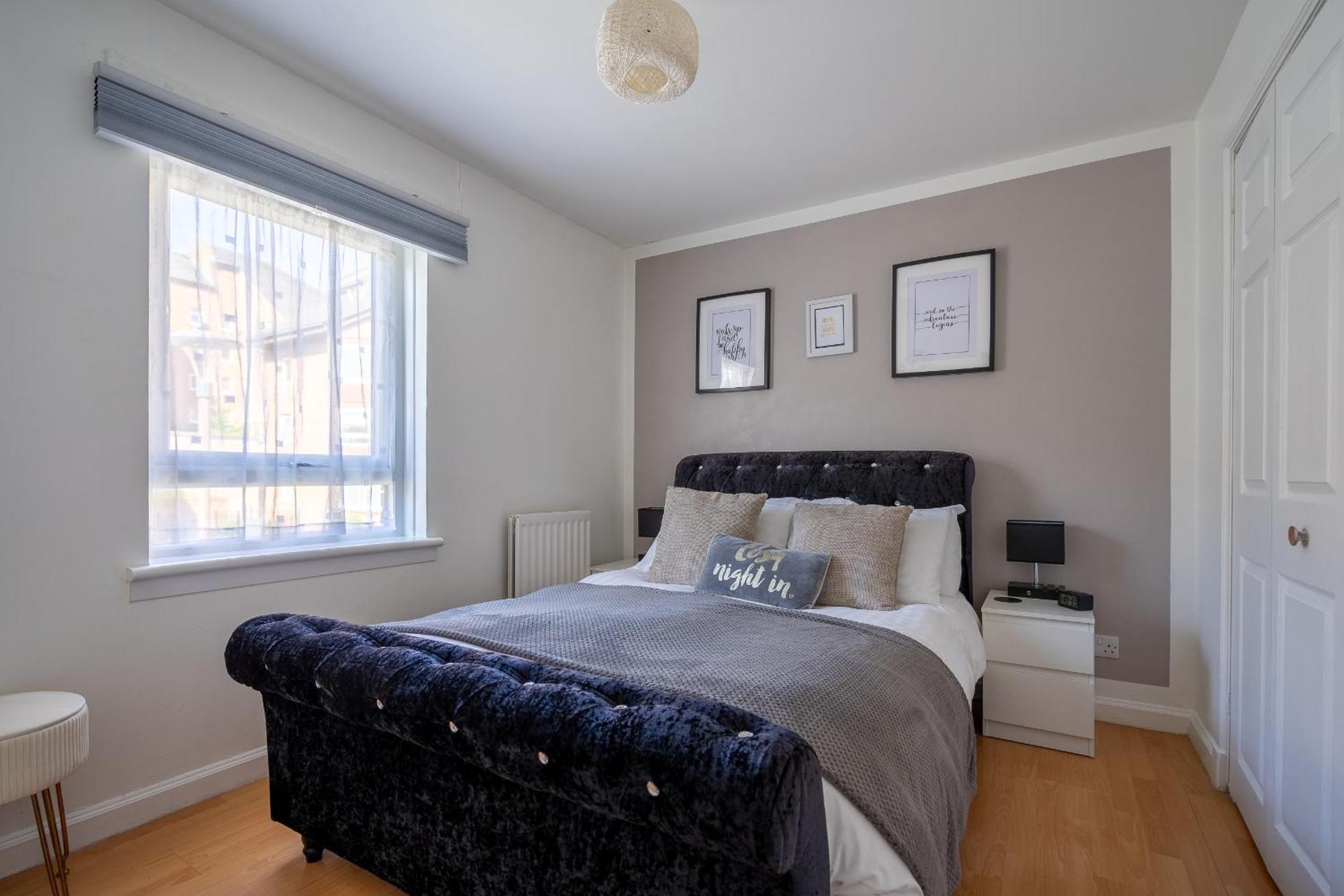 Vakantiehuis Centre House - 5 Bedrooms - Sleeps 9 - Parking *