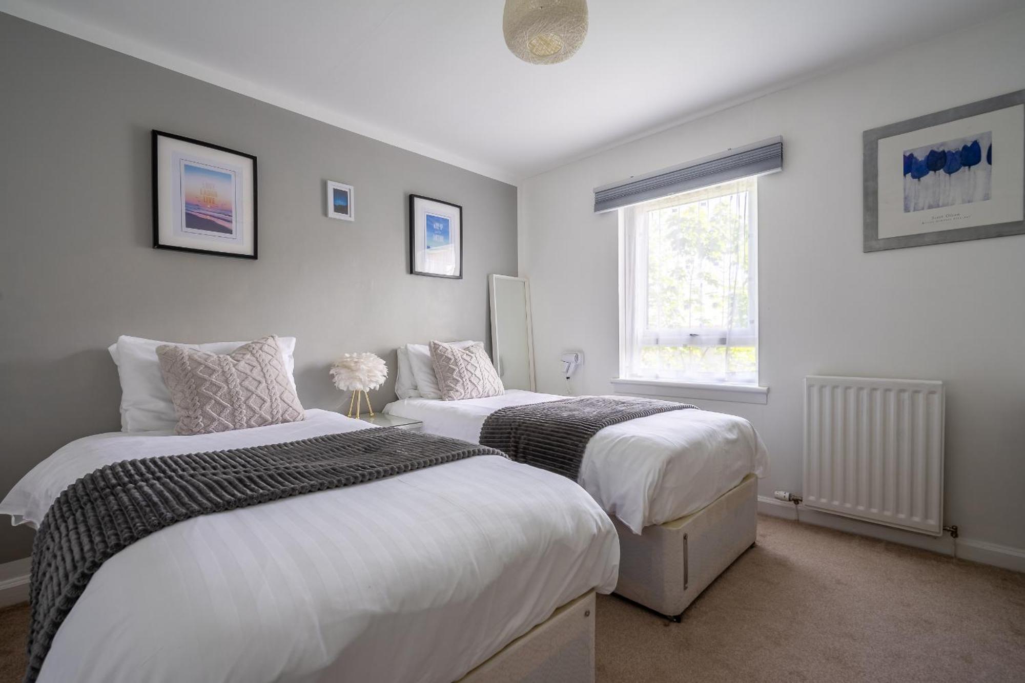 Vakantiehuis Centre House - 5 Bedrooms - Sleeps 9 - Parking Edinburgh