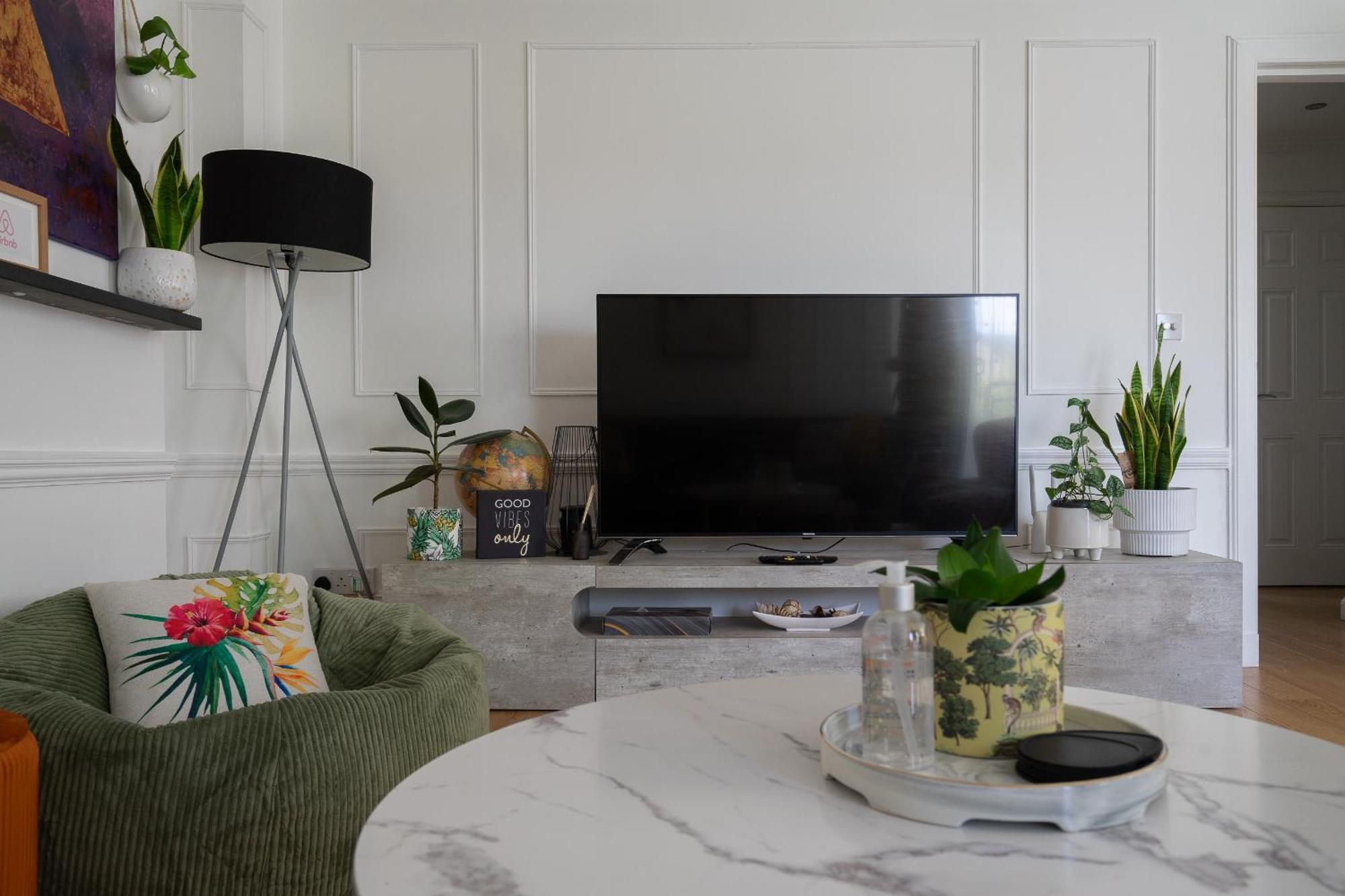 Centre House - 5 Bedrooms - Sleeps 9 - Parking Edinburgh